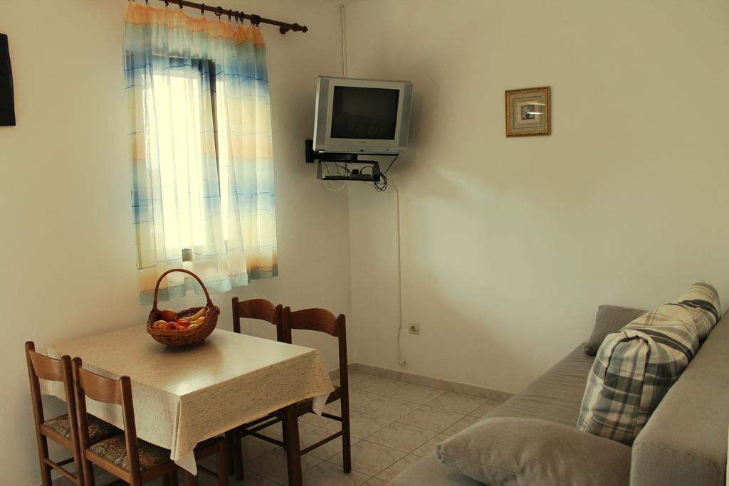 Apartma Lancek *